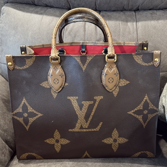 Louis Vuitton Medium MM tote - Picture 1 of 7